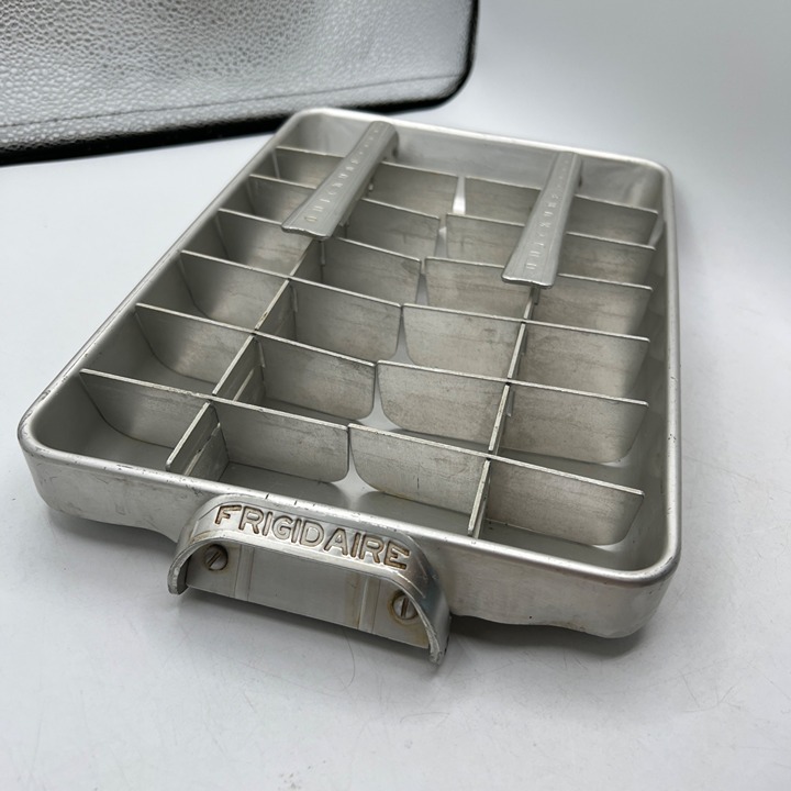 Vintage Metal Frigidaire Double Quickube Aluminum 28 Ice Cube Tray Lift Handle