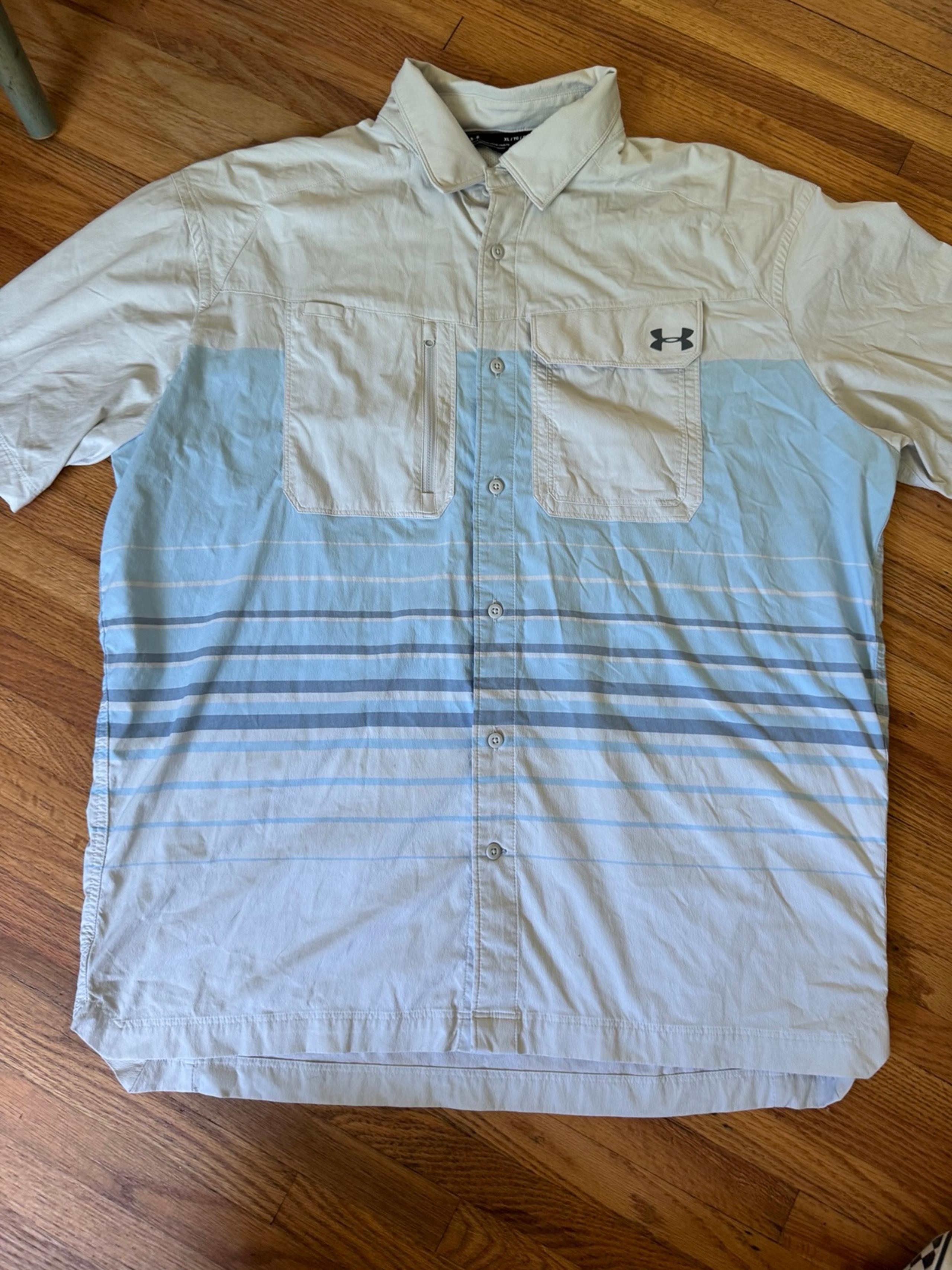 Under Armour Men's Button Down Shirt Large Heat Gear Loose Short Sleeve Vented