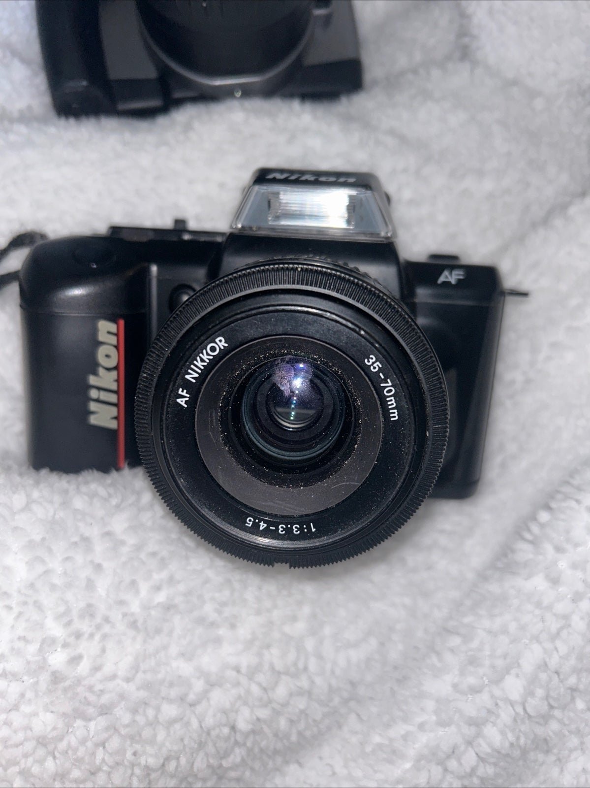 Nikon N4004 F401 F-401 35mm SLR film camera + AF Zoom Lens Nikon N4004 F401 F-401 35mm SLR film camera + AF Zoom Lens