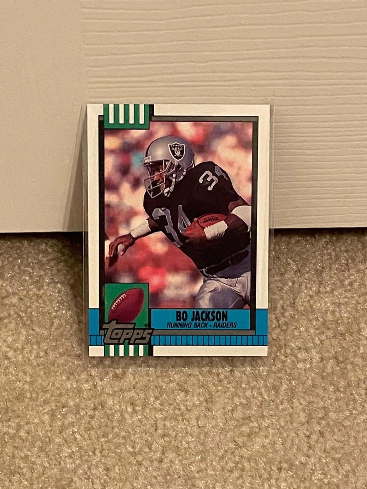 Football Card 1990 Topps Bo Jackson Card 285