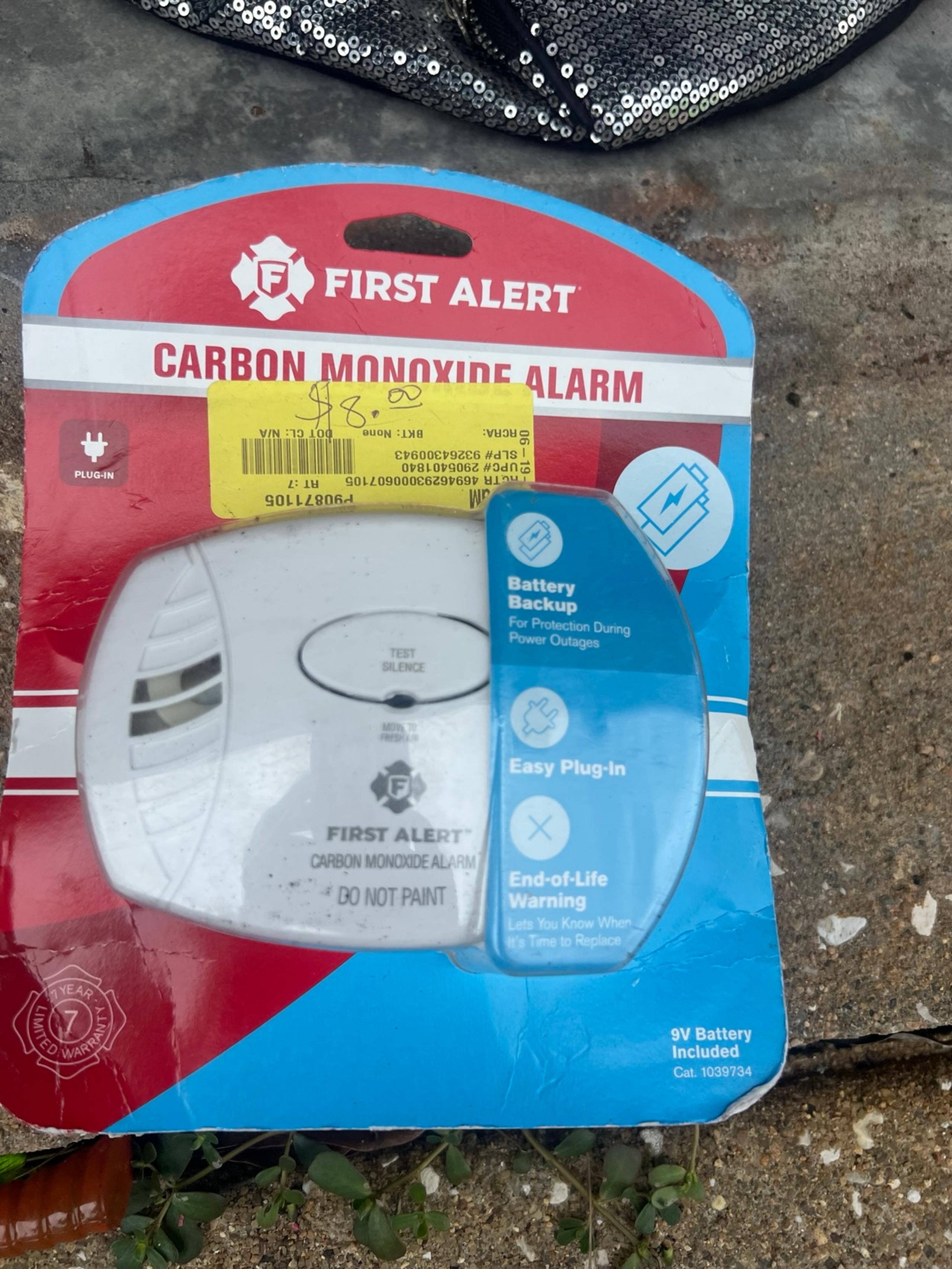 FIRST ALERT CARBON MONO OXIDE ALARM