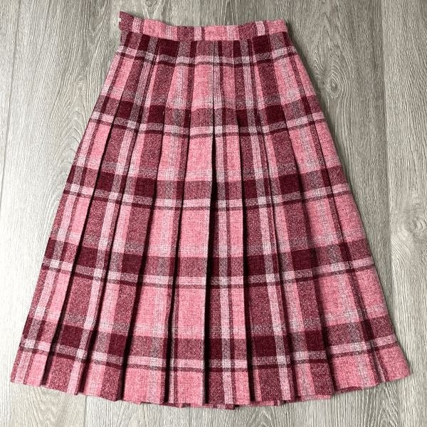 The Edinburgh Woollen Mill Pink Plaid 100 Pure New Wool Size 10