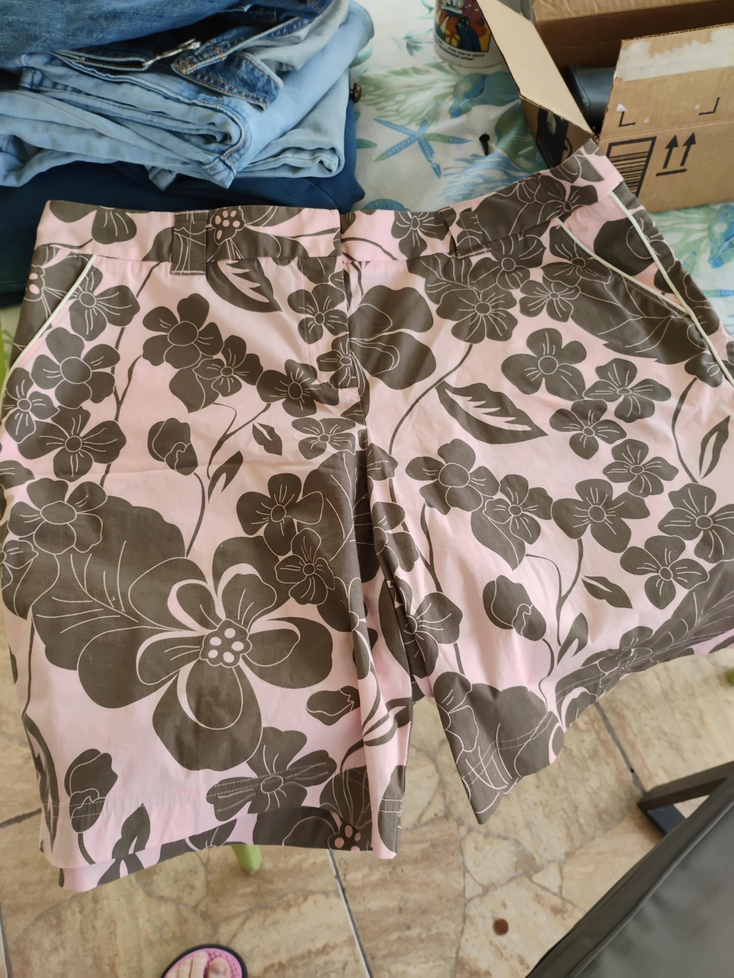 TOMMY BAHAMA BURMUDA SHORTS