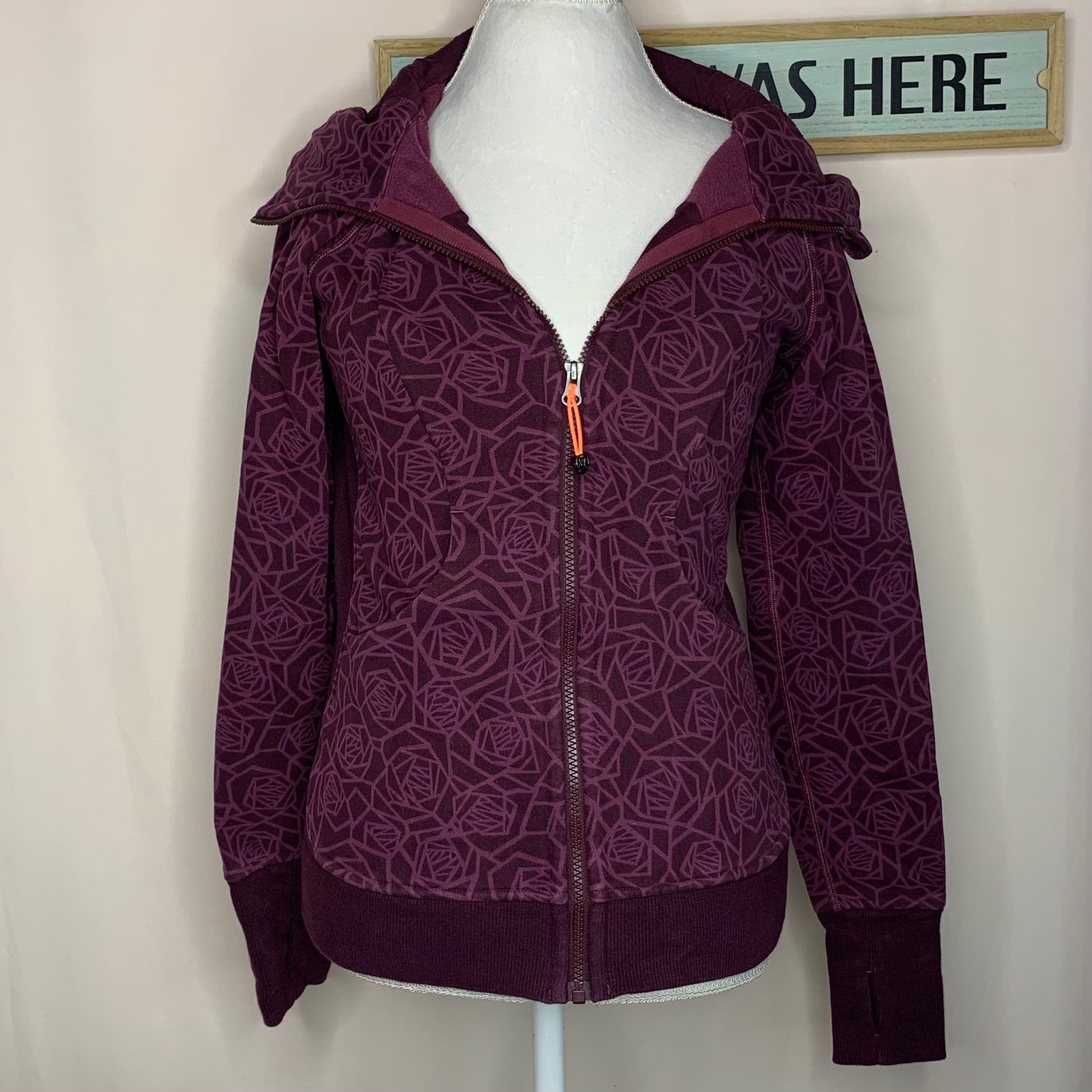 Lululemon Scuba Hoodie Jacket III Size 6 Posey Red Grape Bordeaux Drama Rose
