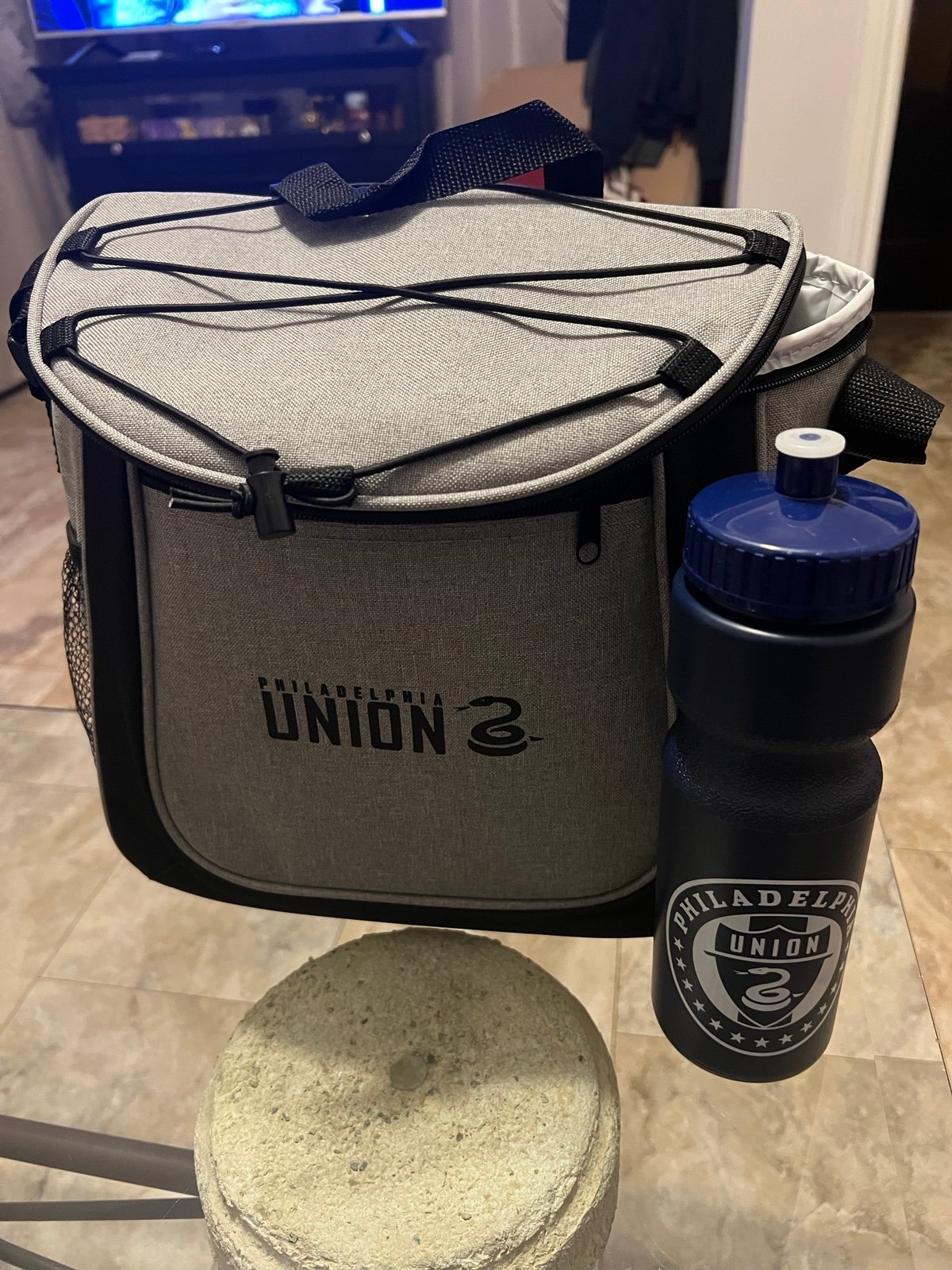 Philadelphia union soccer lunch box and drink bottle