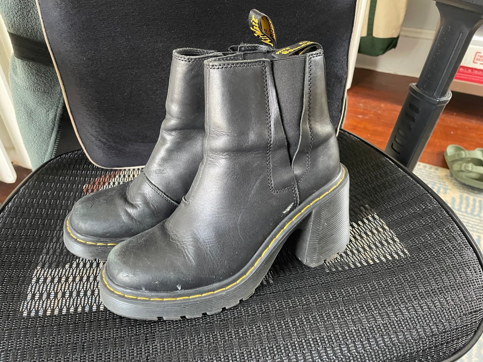 Dr Marten Chelsea Spence Boots size 8