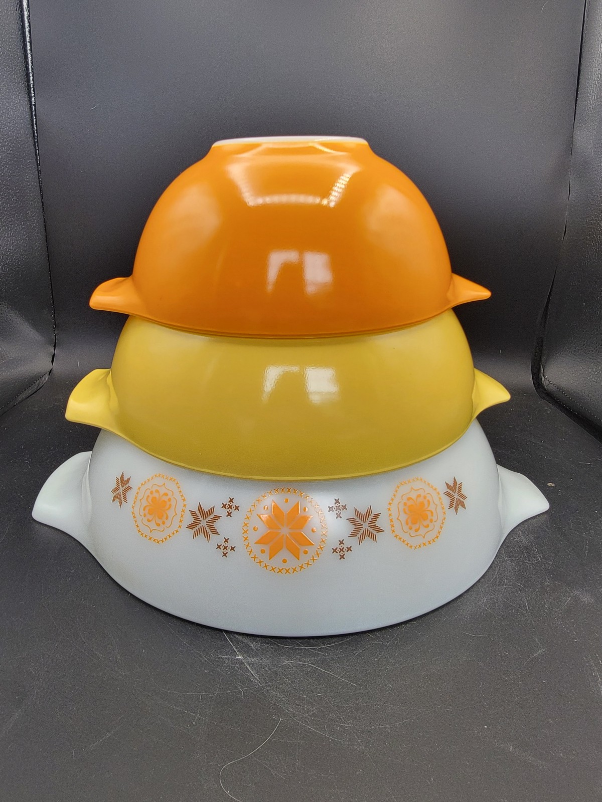 Pyrex Bowls