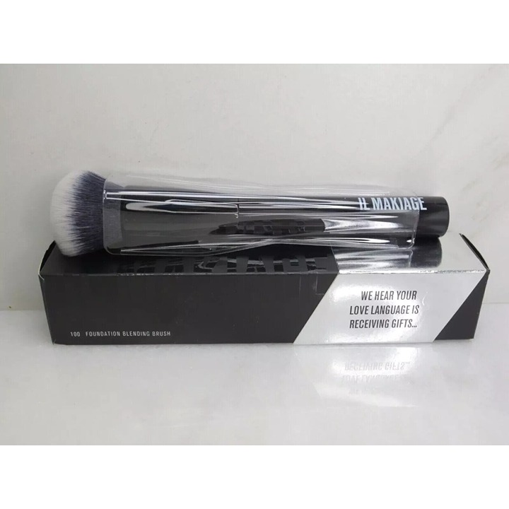 IL MAKIAGE Foundation Blending Brush 100 New in Box