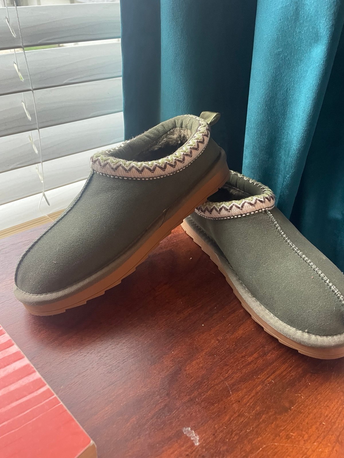 UGG style kids slippers