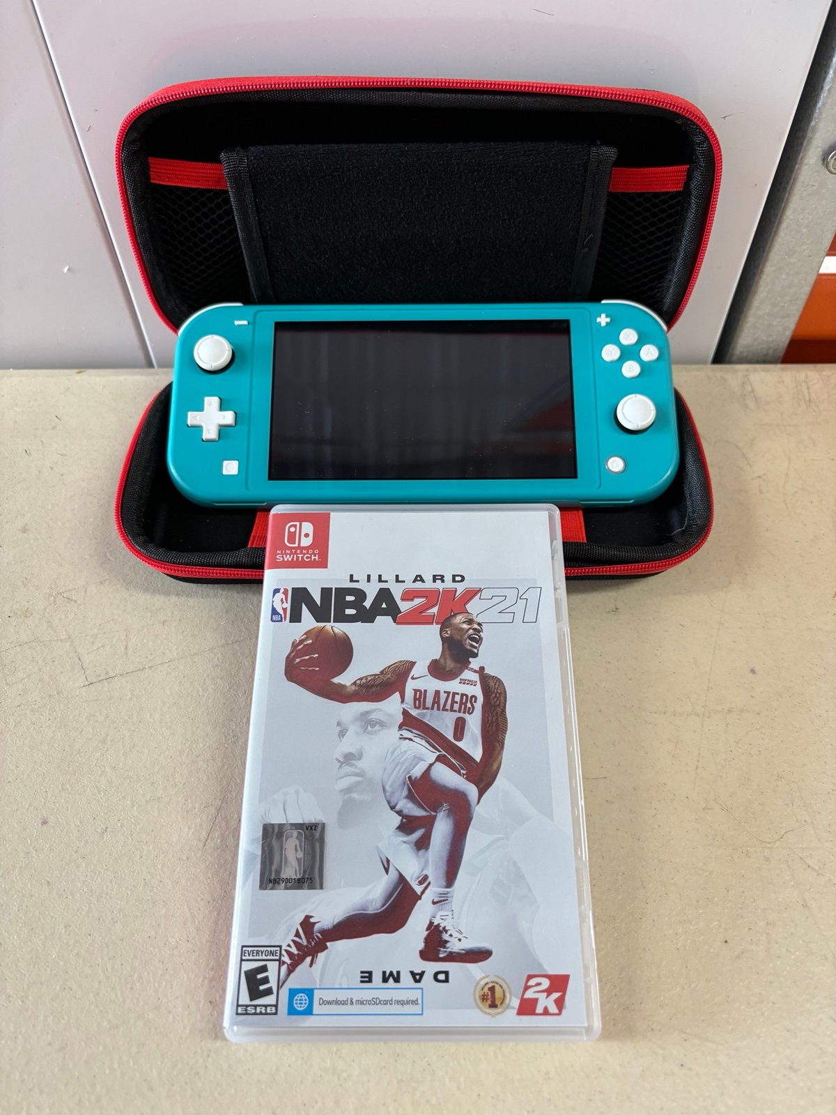 Nintendo Switch Lot Bundle With 1 Game and Protective Case