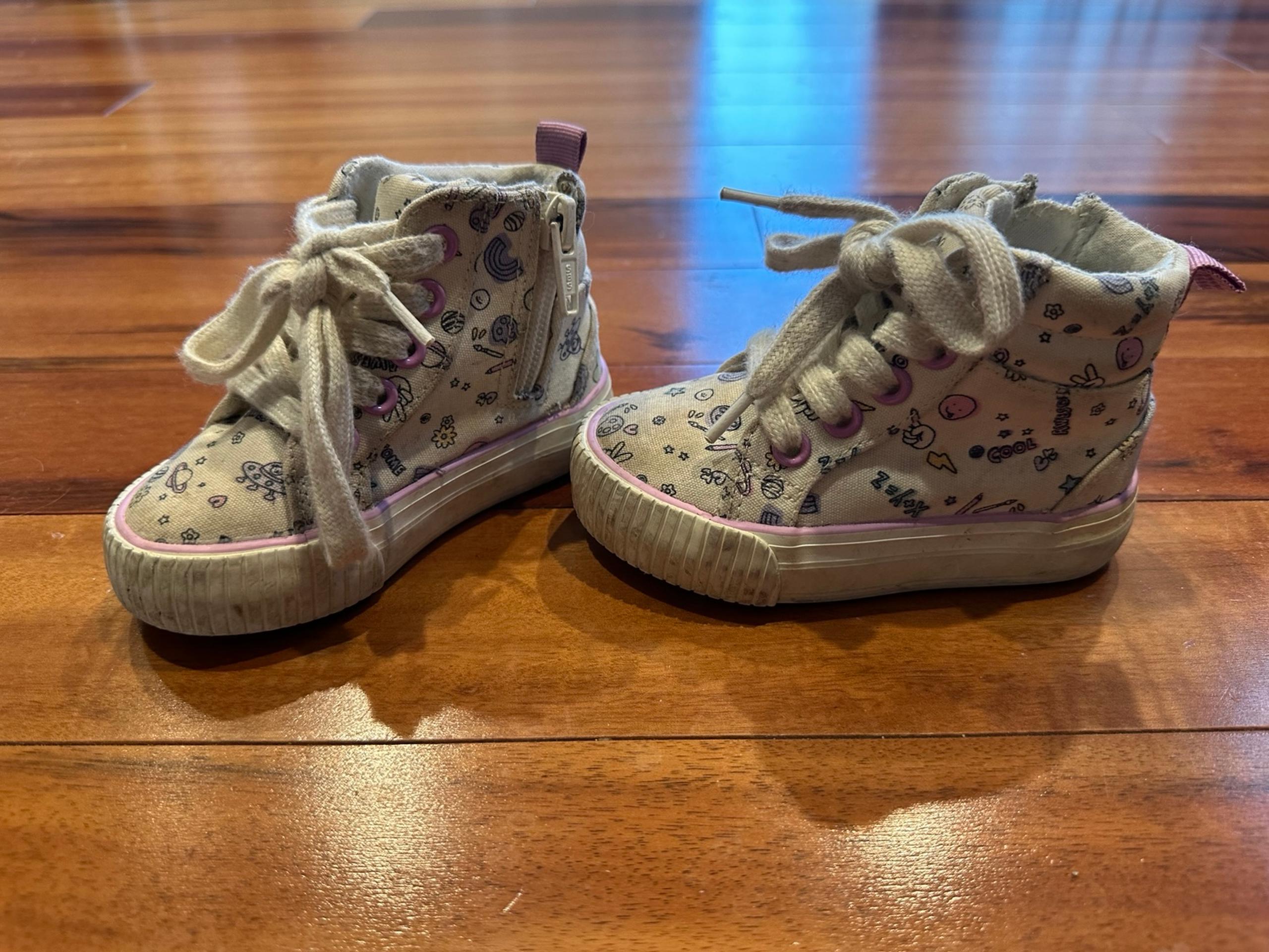 Baby girl cat & jack 5T shoes