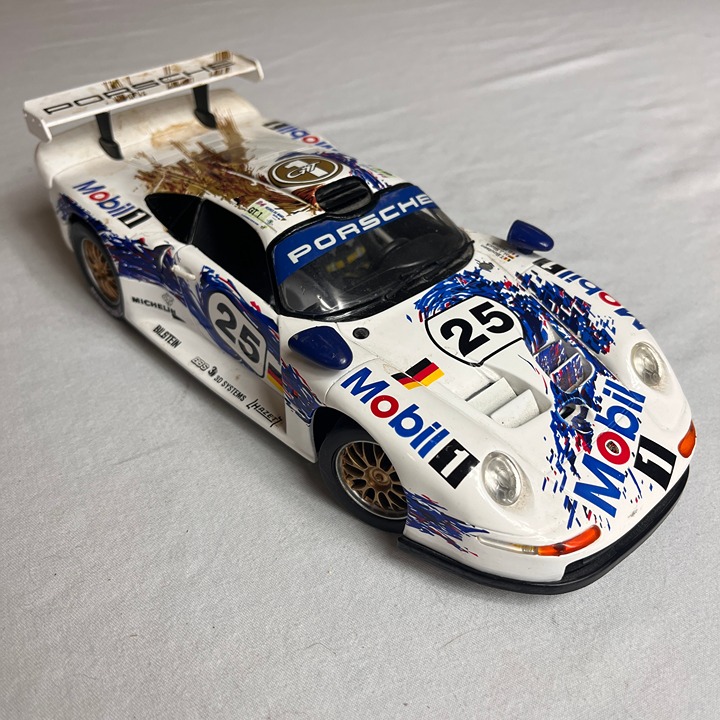 Porsche 911 GT1 Le Mans 1996 #25 1:18 Scale Die-cast Car Mobil Oil Anson 30322-W