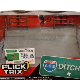 Flick Trix 605 Ditch Fingerboard Ramp Bike Tech Deck Spinmaster NEW IN BOX