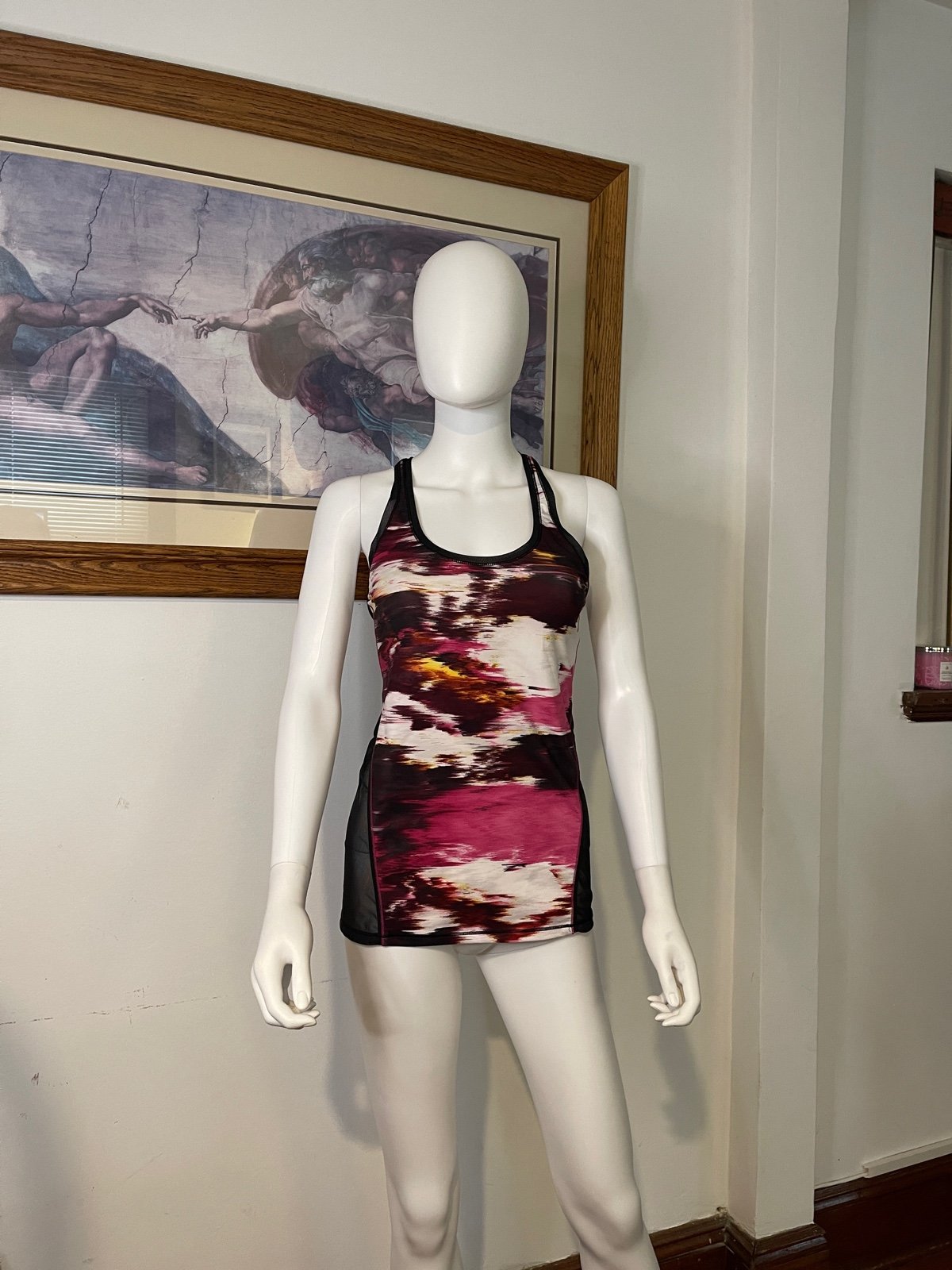 Lululemon top