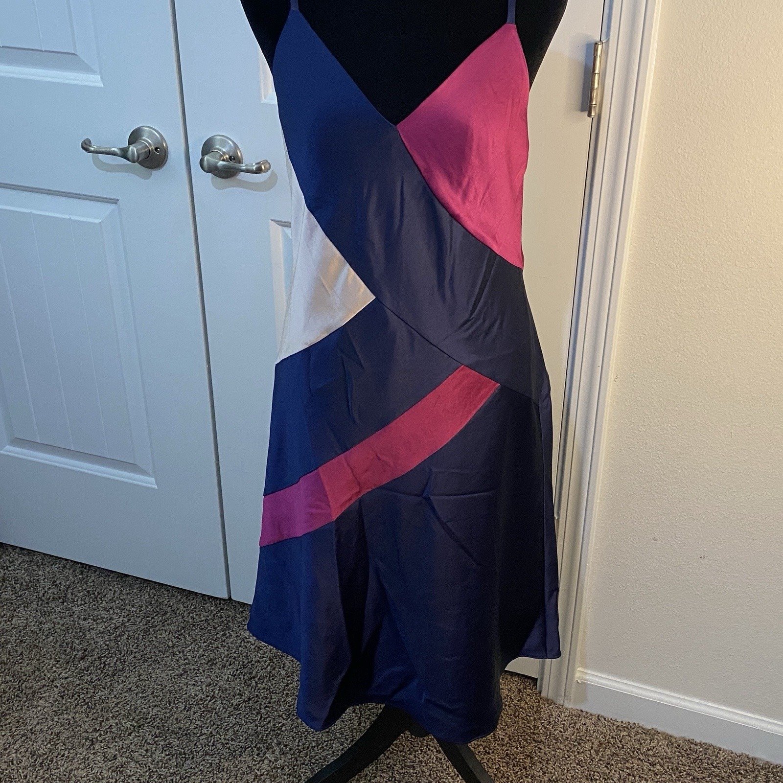 NWT Trina Turk Miraculous Color blocked satin Knee-Length Dress
