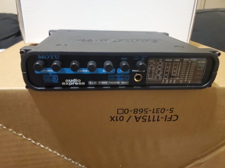 MOTU Audio outlet Express 6 x 6 FireWire/USB 2.0 Audio Interface