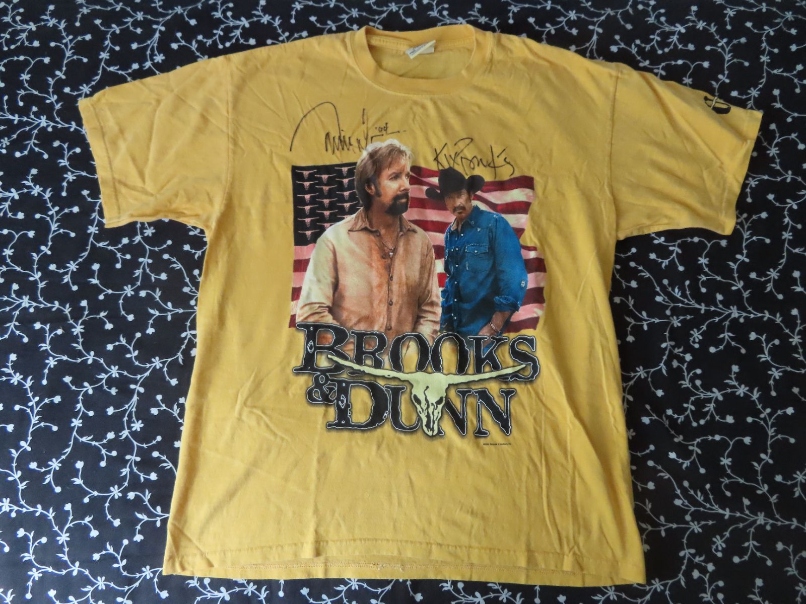 Vintage signed brooks n dunn tshirt L