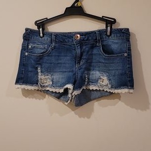 NWOT Premium Vanity Collection Distressed Shorts Sz 28