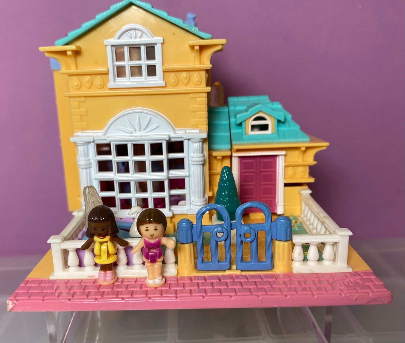 Vintage Polly Pocket Light Up Hotel