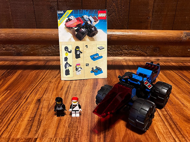 LEGO Space Police: Spy-Trak I (#6895) - VINTAGE!