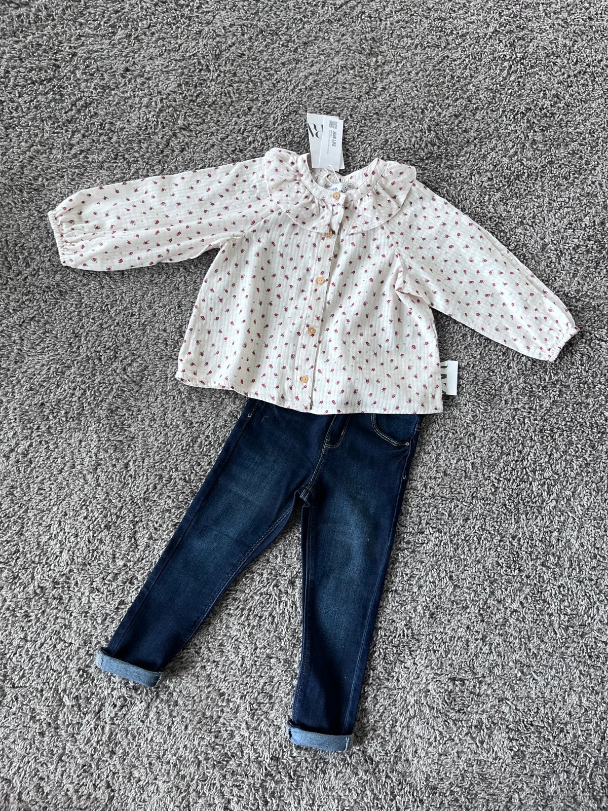 ZARA NWT set outfit blouse and jeans size 4-5 years
