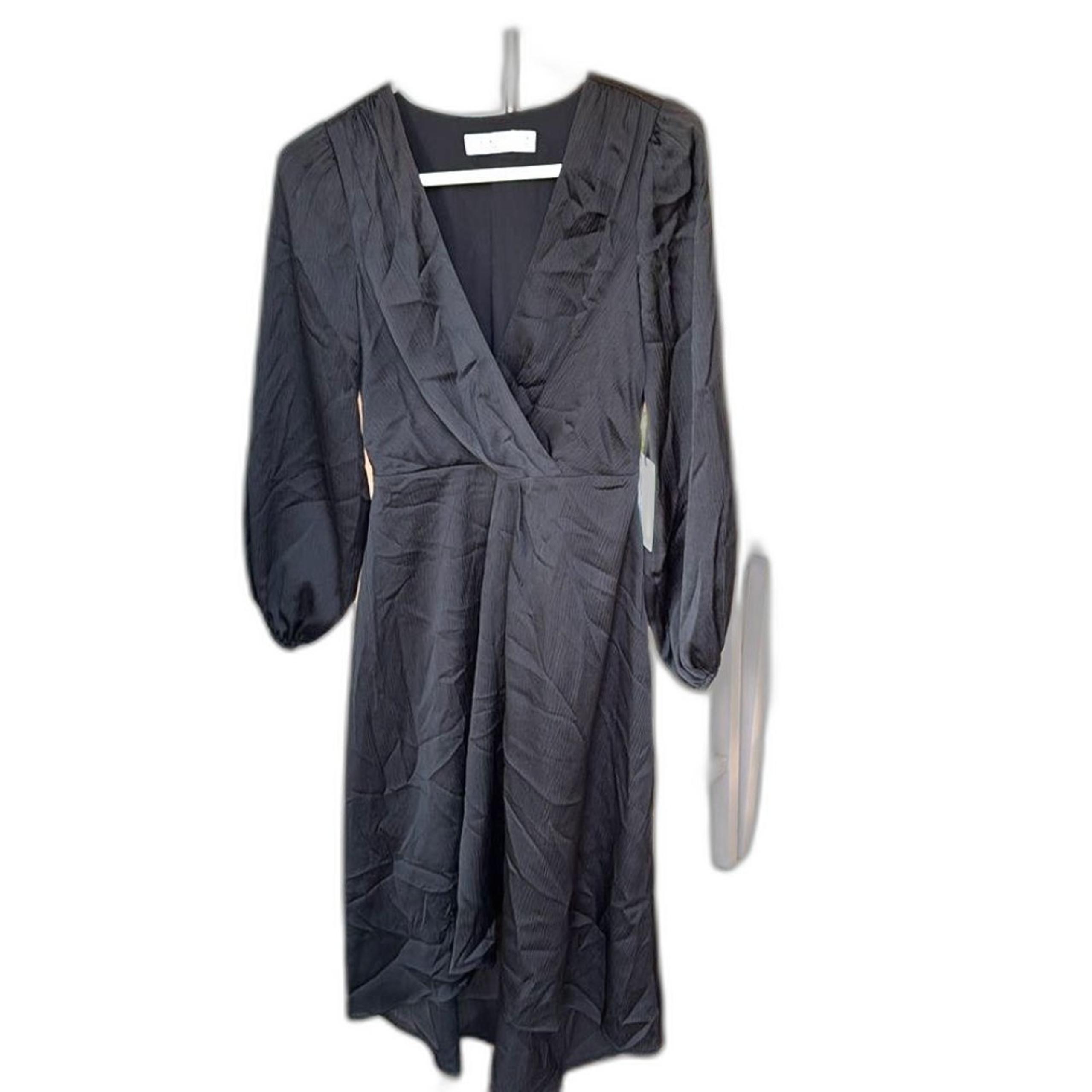 NWT Ali & Jay Women's Women Midi Long Sleeve Crepe Dress. Size Small
