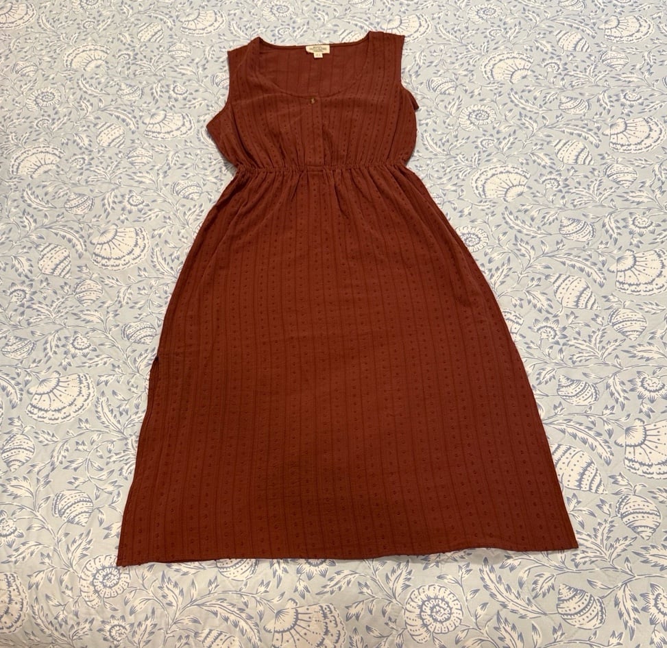 Elegant Sleeveless Rustic Midi Dress