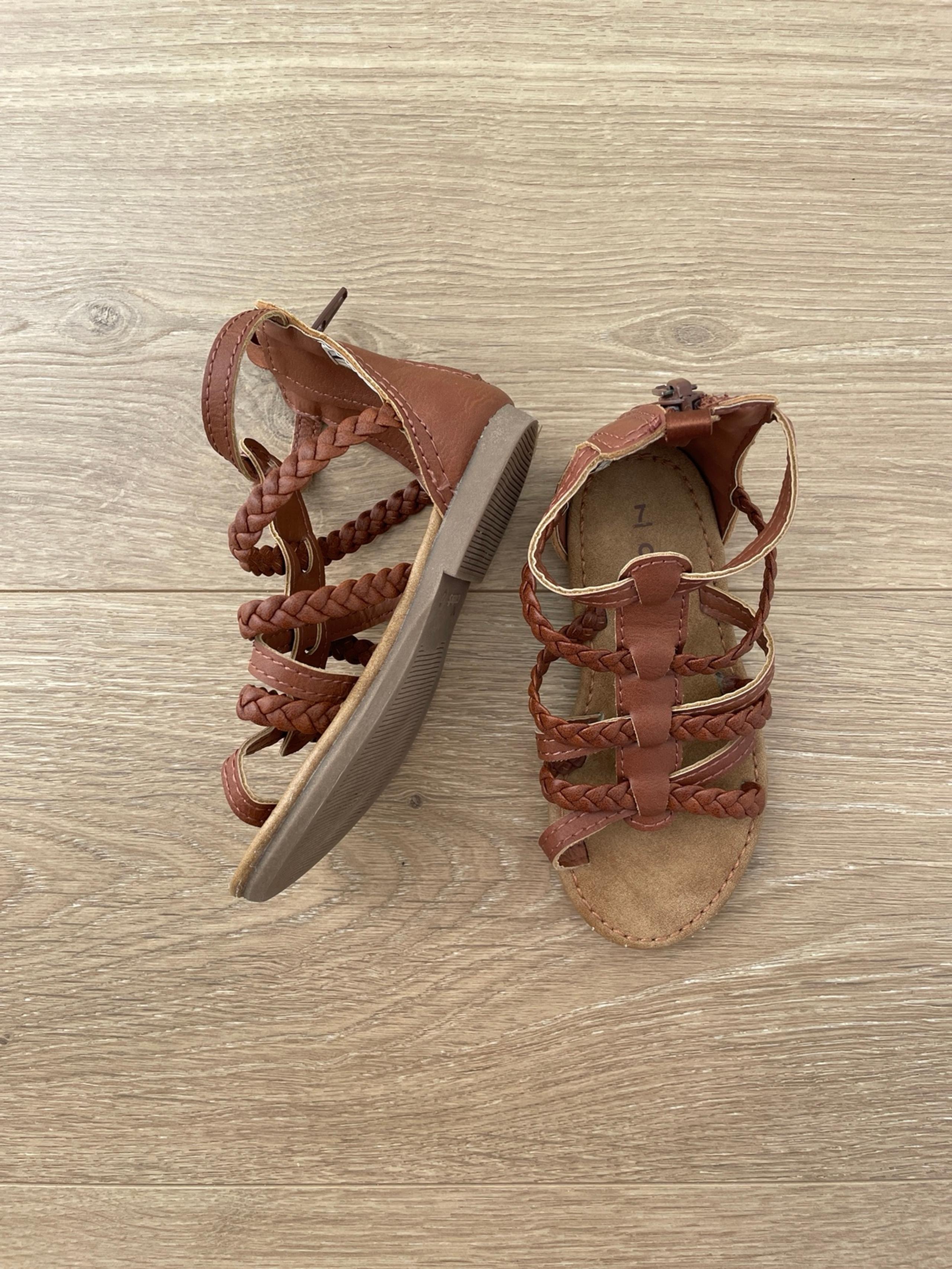 Carters Sandals size 7 Toddler Girls