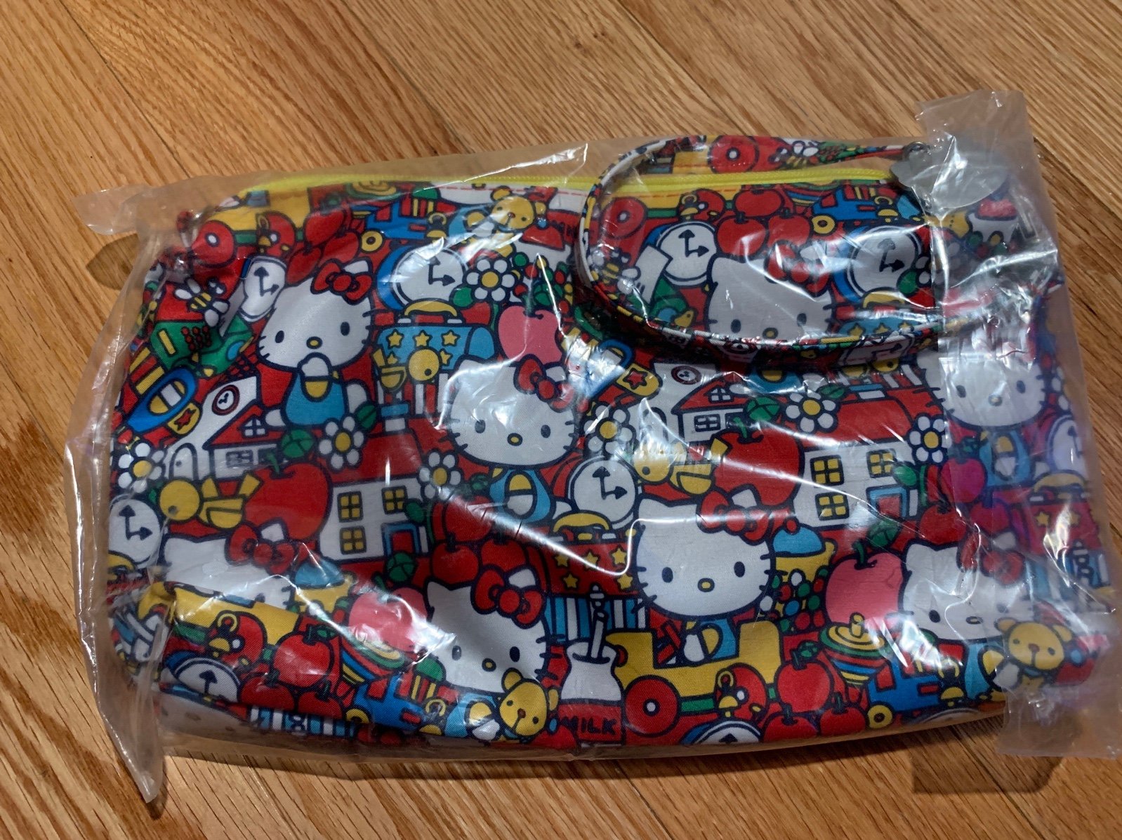 JuJuBe Hello Kitty Tick Tock Be Quick clutch used for color