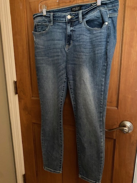 Women's Judy Blue Jeans size 15/32 (aka approx size 14)