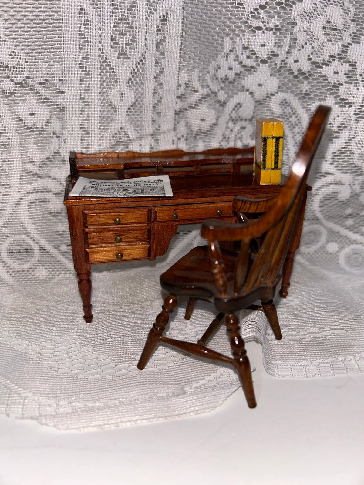Dollhouse desk #2070