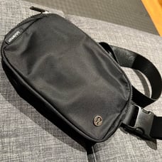 Lululemon Everywhere Belt Bag black