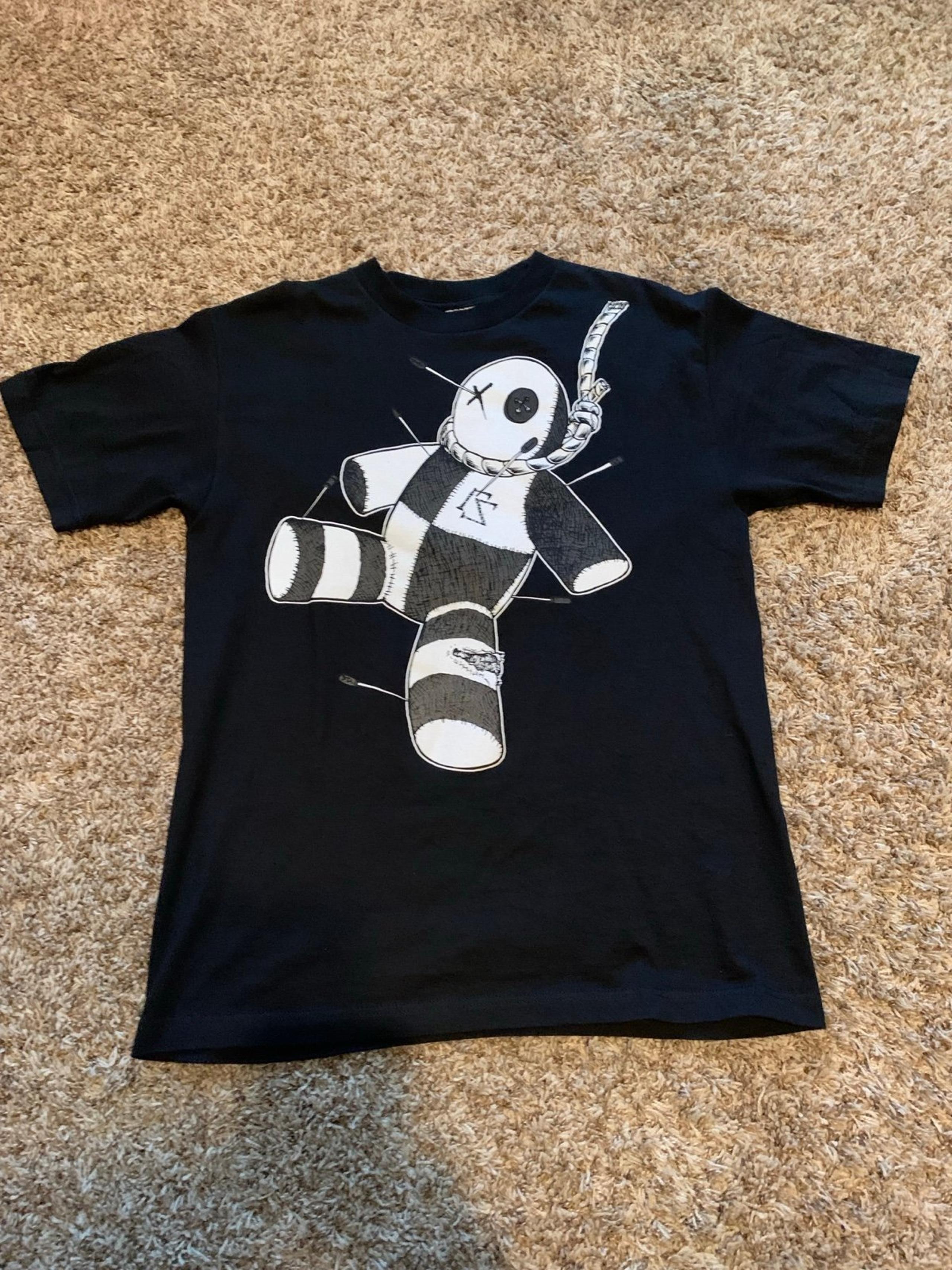 ROGUE STATUS VOODOO DOLL VINTAGE SHIRT SIZE MEDIUM Y2k