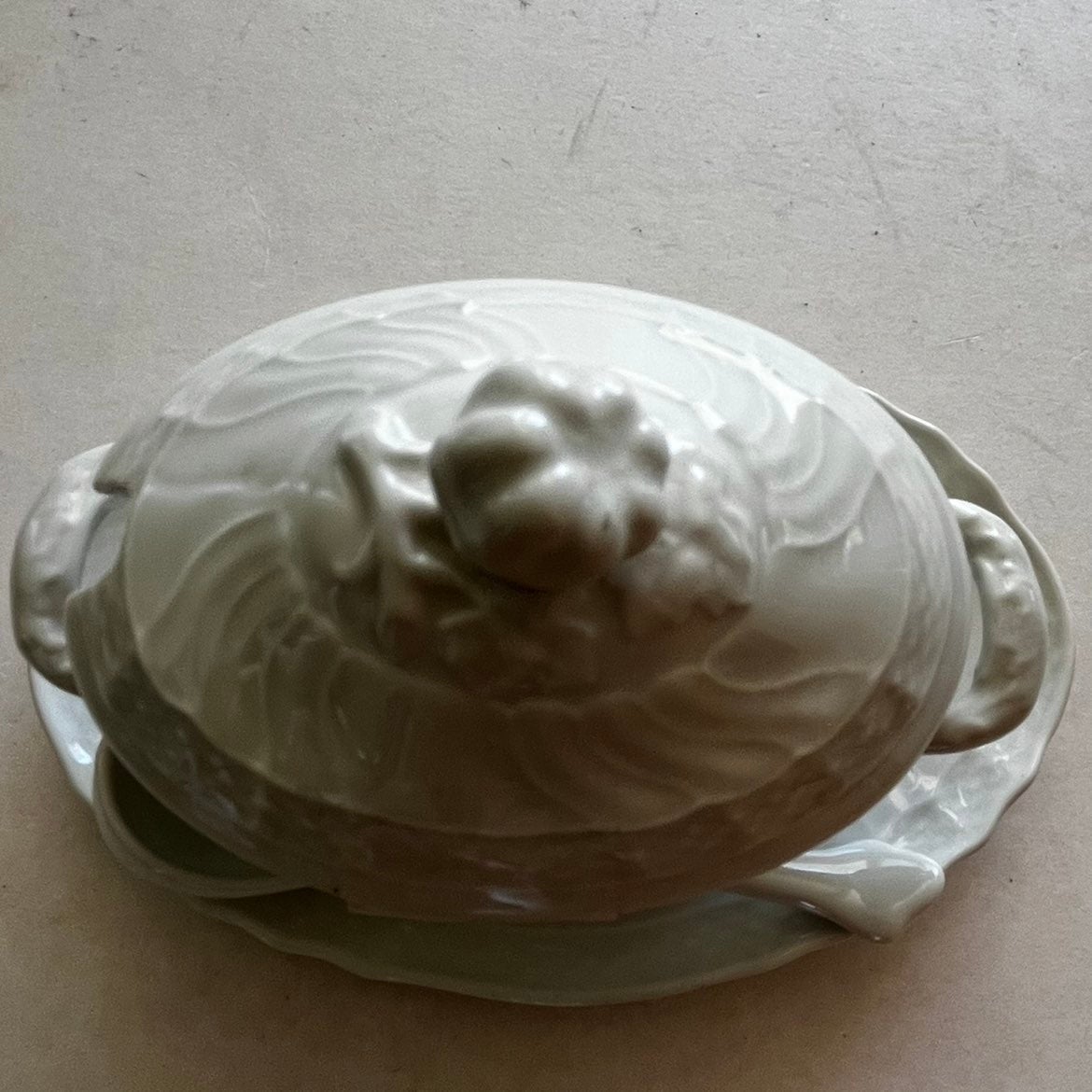 Richard Ginori Vecchio White Mustard Pot with cover and spoon made in Italy.