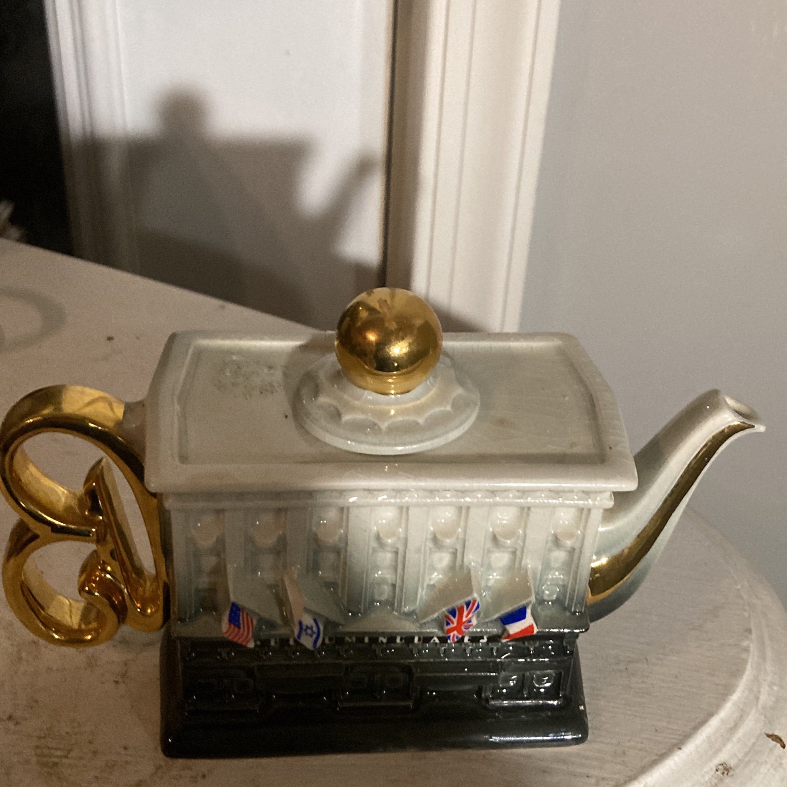 Bloomingdale’s United Nations small teapot online vintage