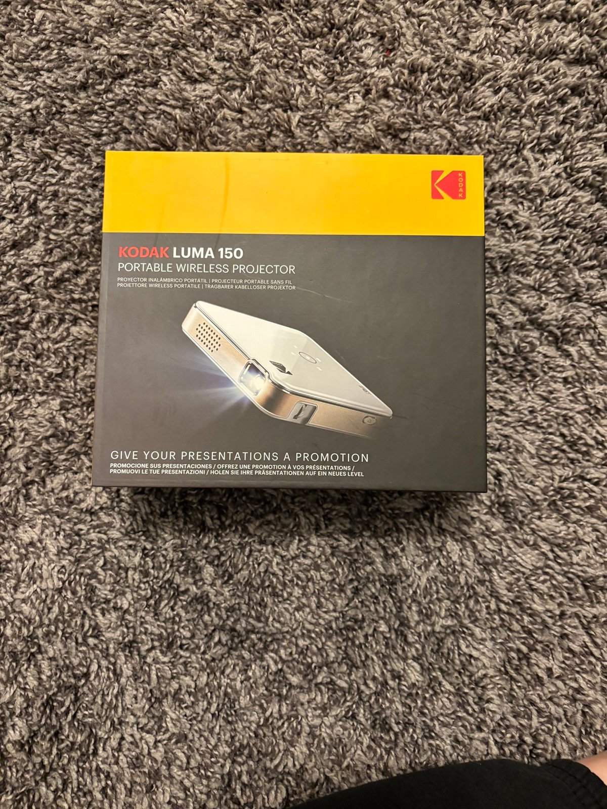 Kodak Luma 150 portable wireless projector
