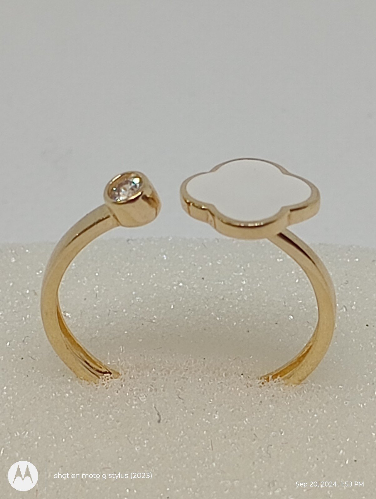 Beautiful 14k Gold Ring.