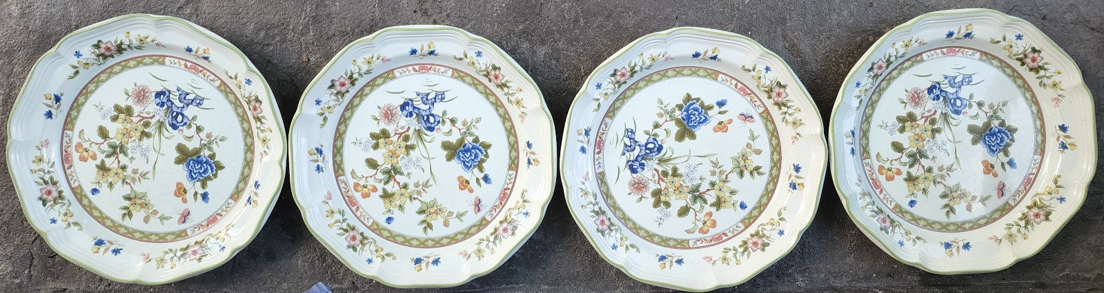 Vintage Set of 4 MIKASA Heritage IMARI BOUQUET Dinner Plates.