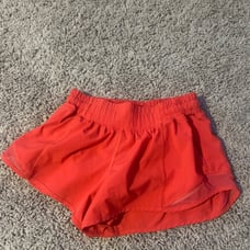 lululemon hotty hot shorts 2.5 length