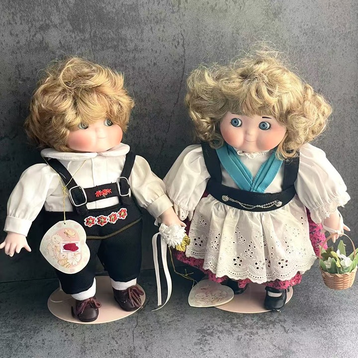 Goebel 80th Dolly Dingle & Dandy Dingle Musical Doll Pair by Bette Ball 1993 LE.