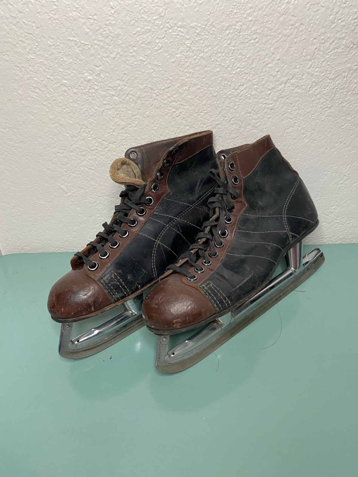 Vintage Black and Brown Leather Men's Figure Ice Skates Size 11.5 Made in Canad