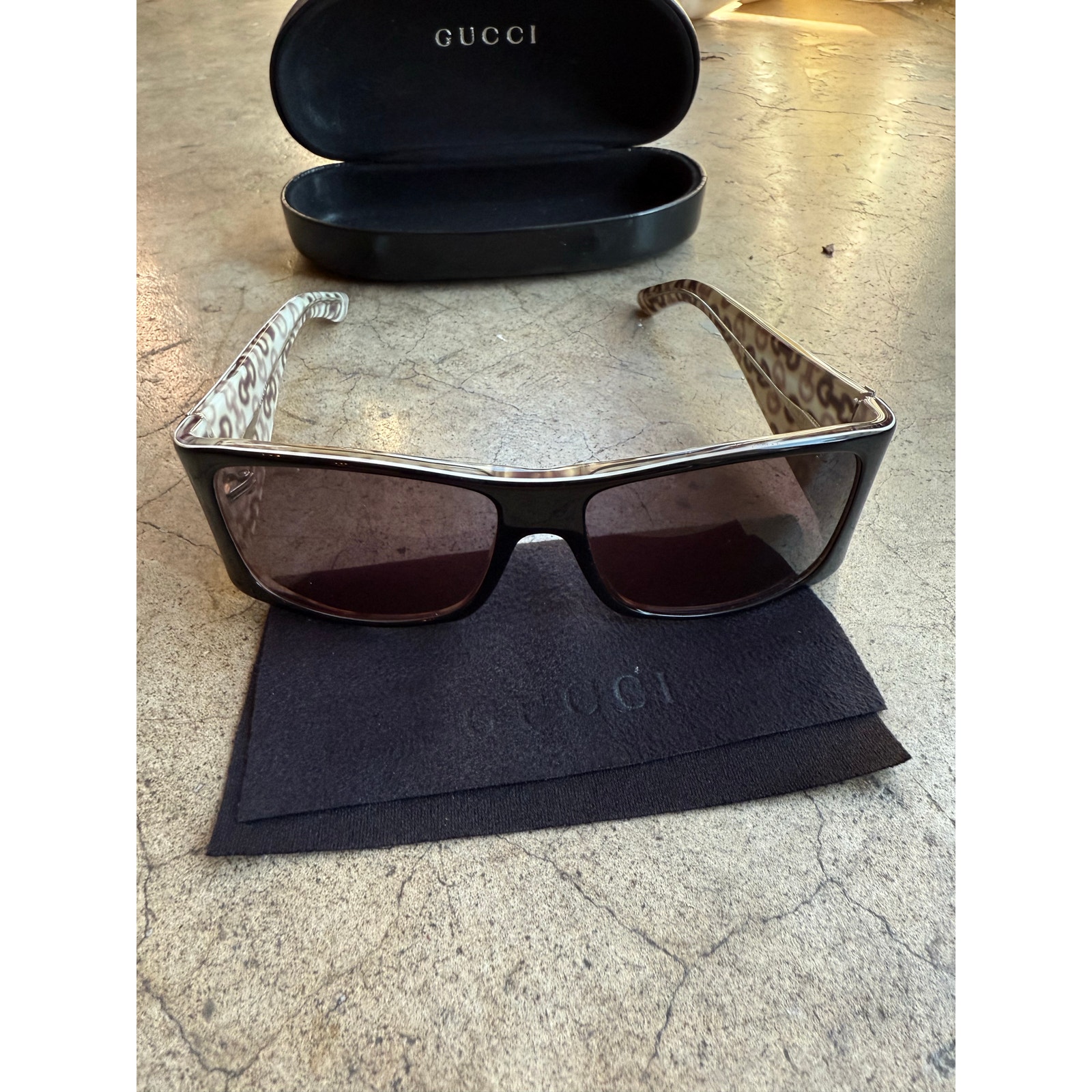 Vintage Y2K 2000s Gucci GG2903s Oversized Square Women Black Sunglasses