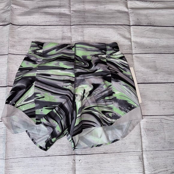 NWT Women's Lululemon Hotty Hot HR Short
