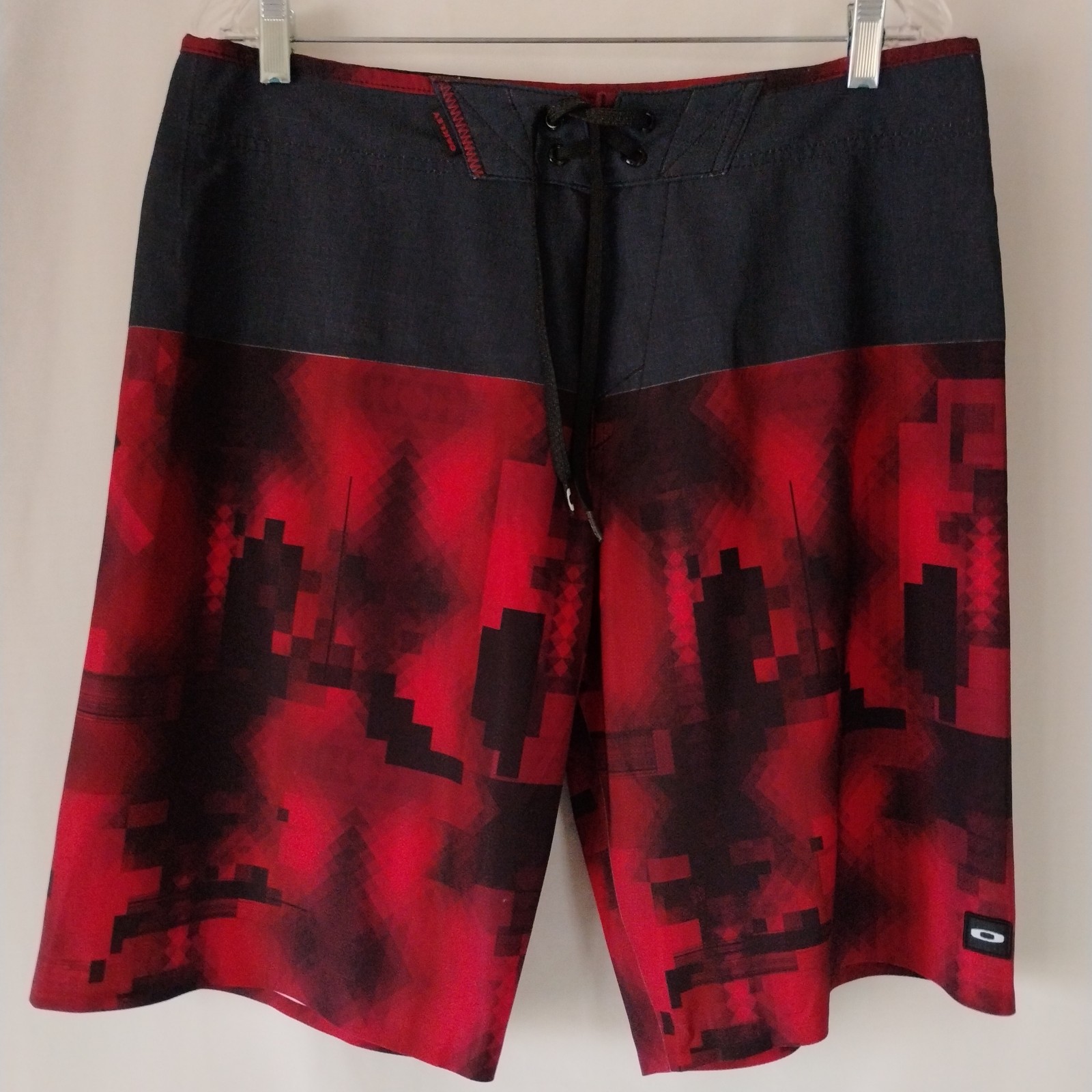 Men's Oakley Red & Black Pixel Glitch Surfing Board Shorts Swim Trunks Summer