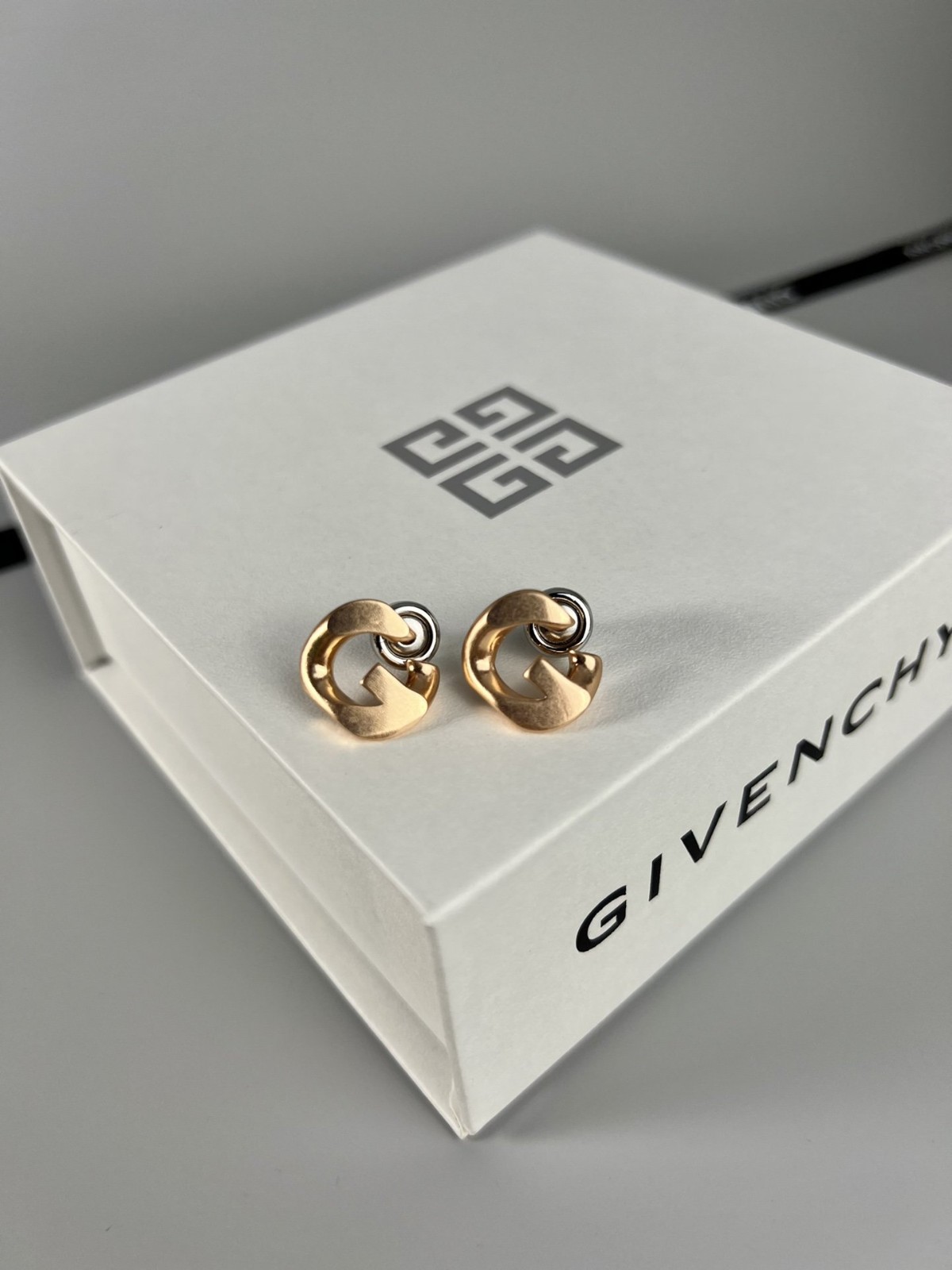 Irregular earrings