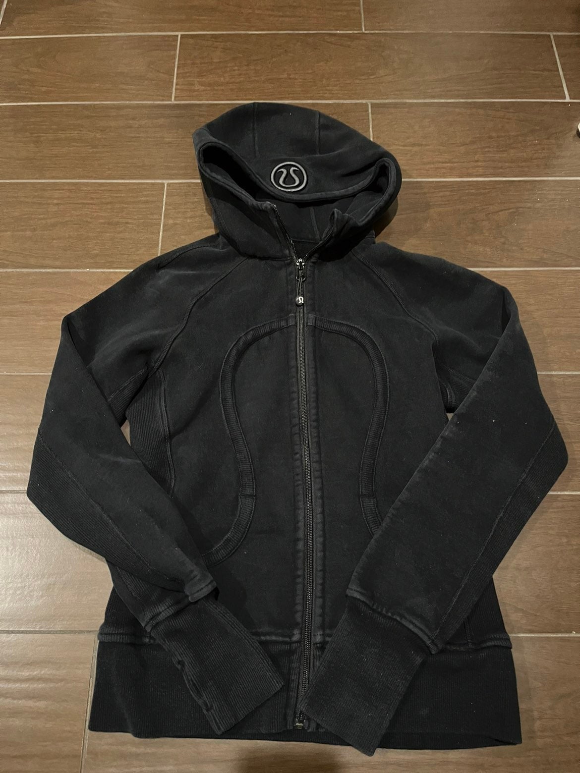 lululemon black zip up