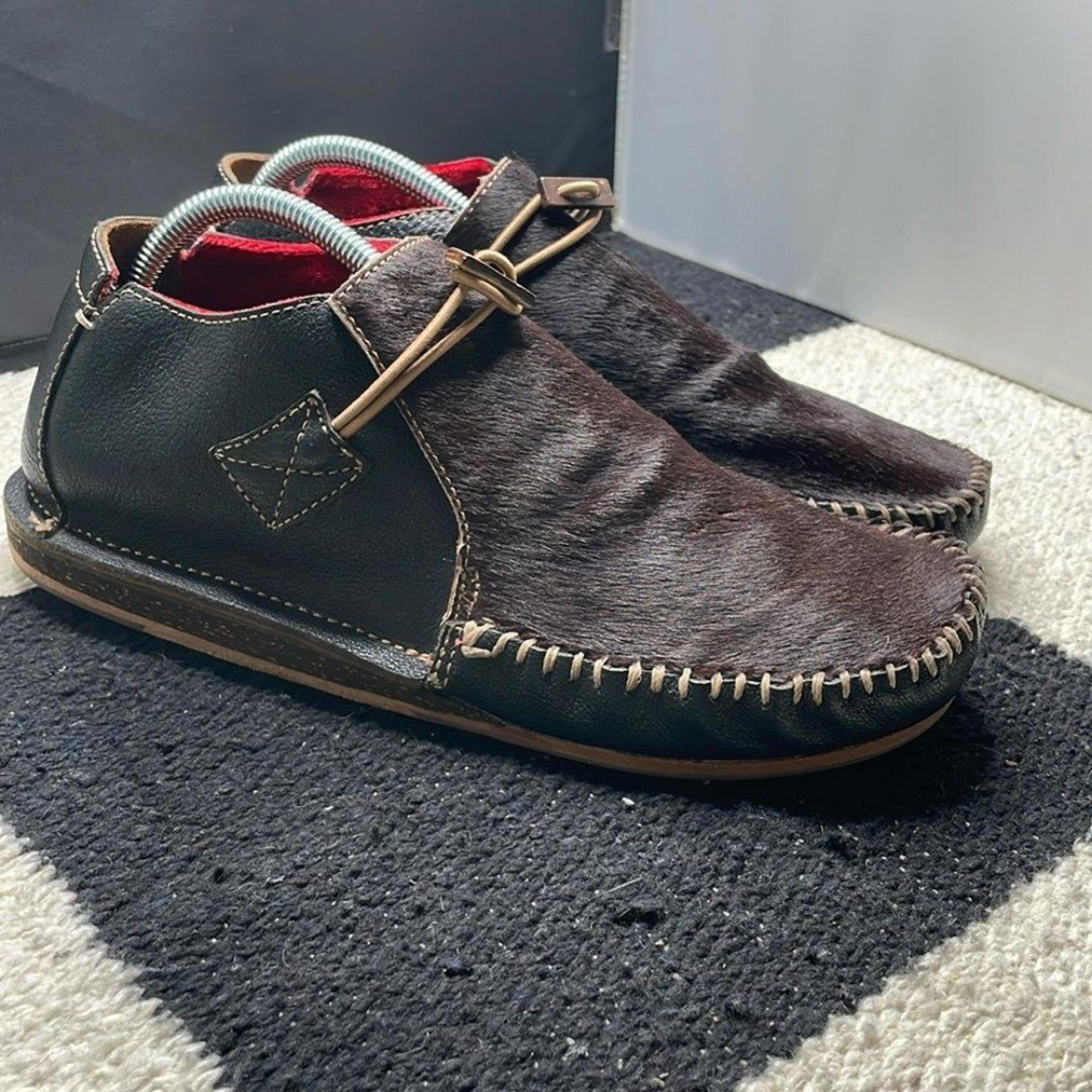 Olukai Ali'i Ekolu Black Leather Calf Hair 8M Stitched Cork Velvet Loafer Slipon