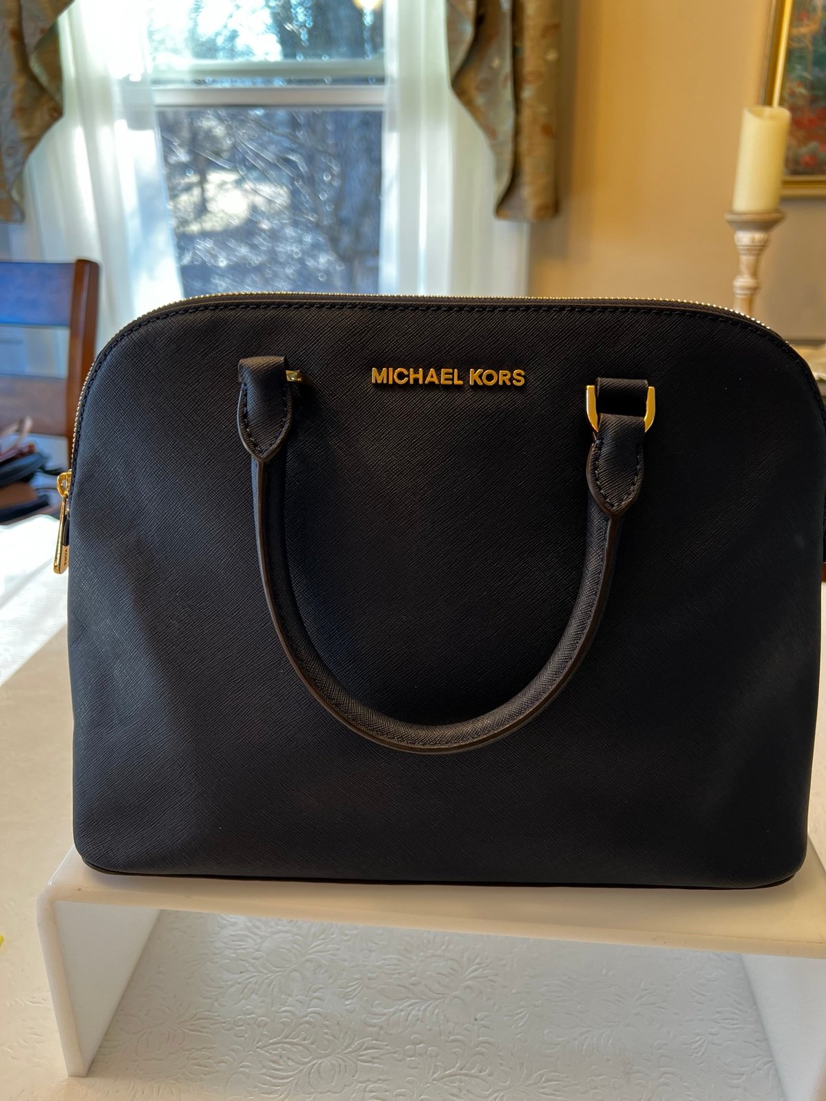 Michael Kors purse measures 10 x 13 x 5” with certificate