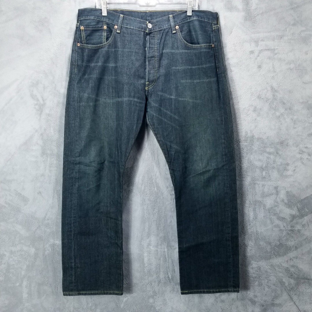 Levis jeans Mens 38×30 Blue 501 Straight Button Fly Denim