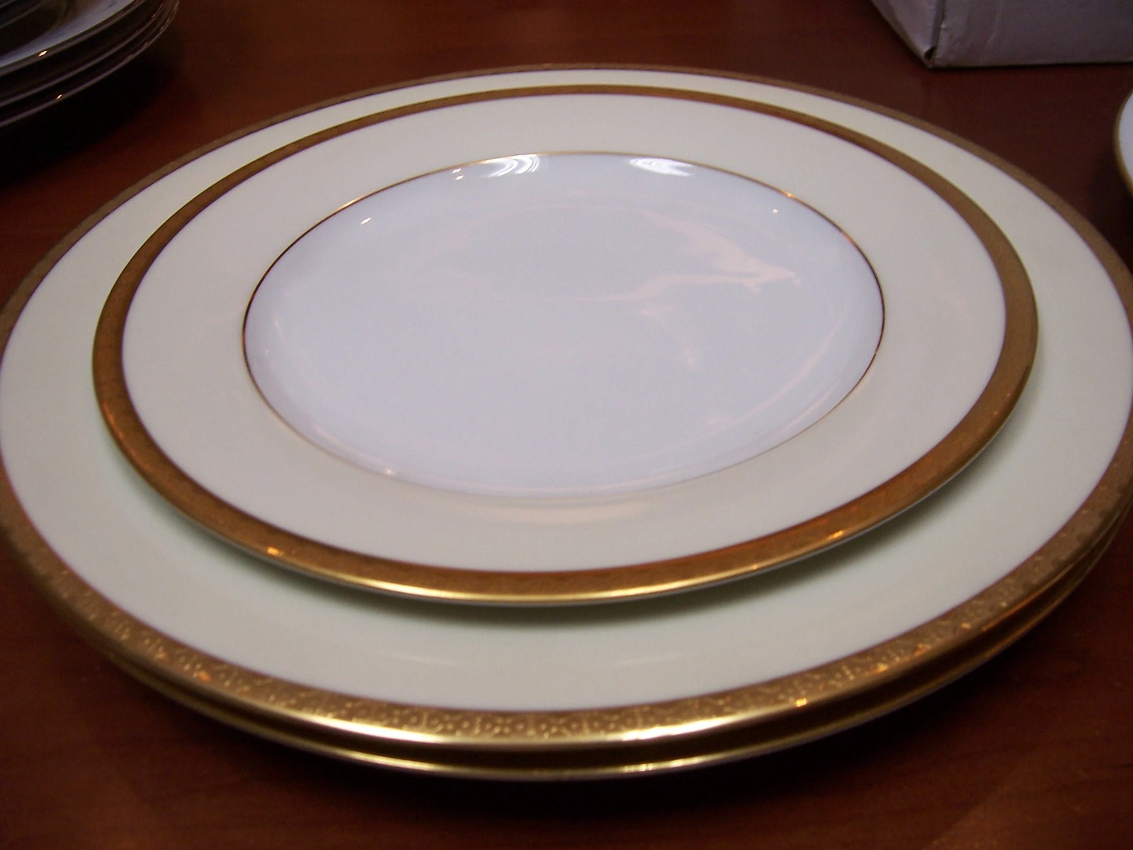 2 Bread & Butter Plates, 2 Dinner Plates & 1 Salad Plate - Astoria by NORITAKE